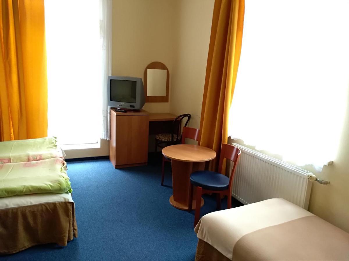 Osrodek Wypoczynkowy Ognisko Hotel Krynica-Zdrój Exterior foto